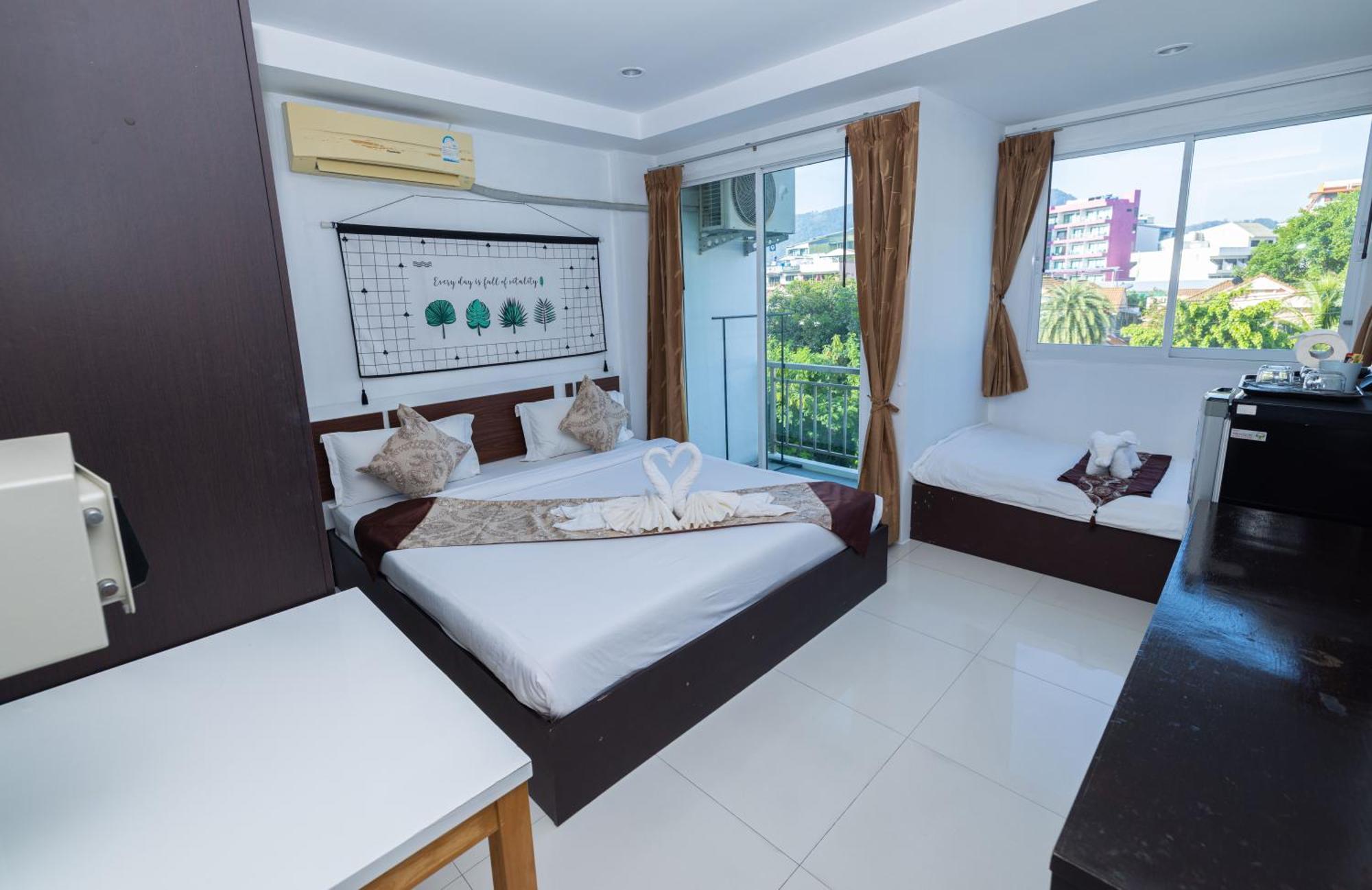 Happy 99 Guest House Patong Eksteriør bilde