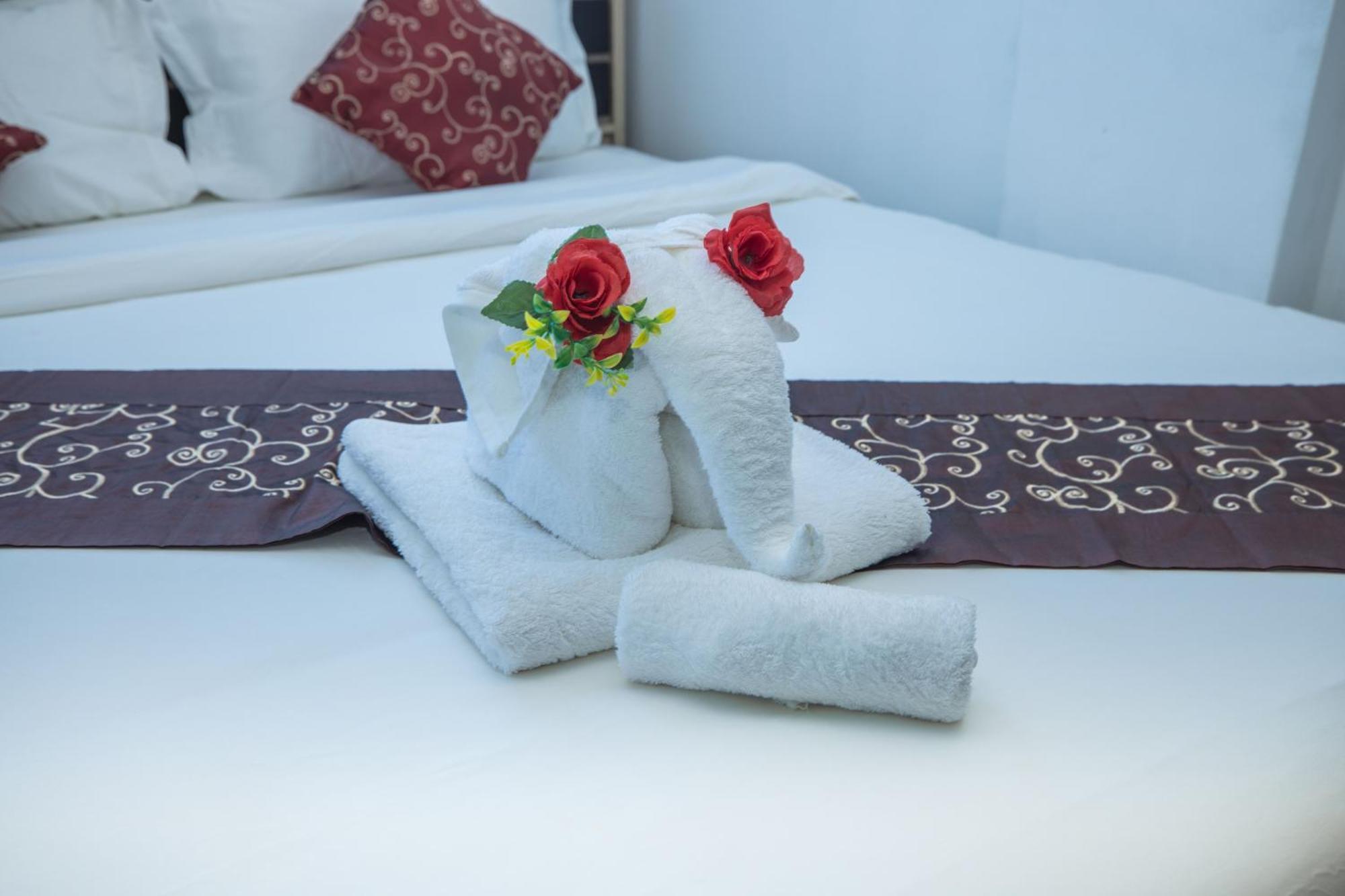 Happy 99 Guest House Patong Eksteriør bilde