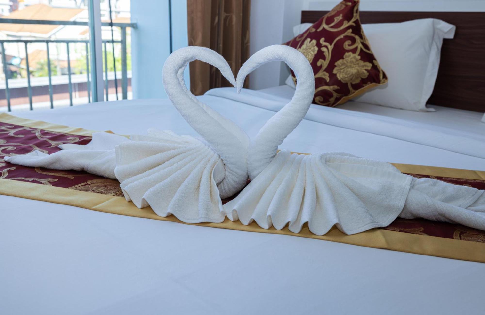 Happy 99 Guest House Patong Eksteriør bilde