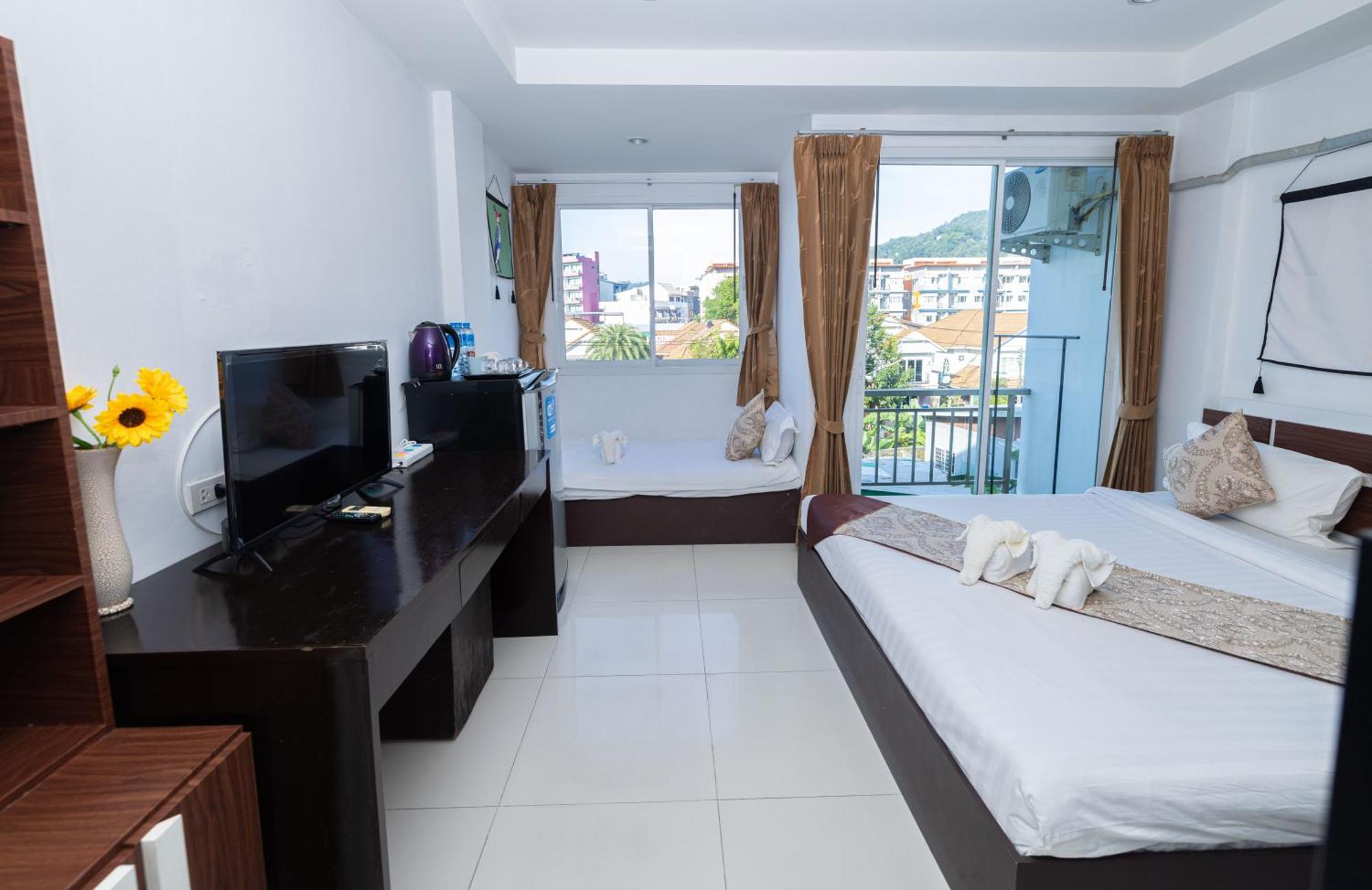 Happy 99 Guest House Patong Eksteriør bilde
