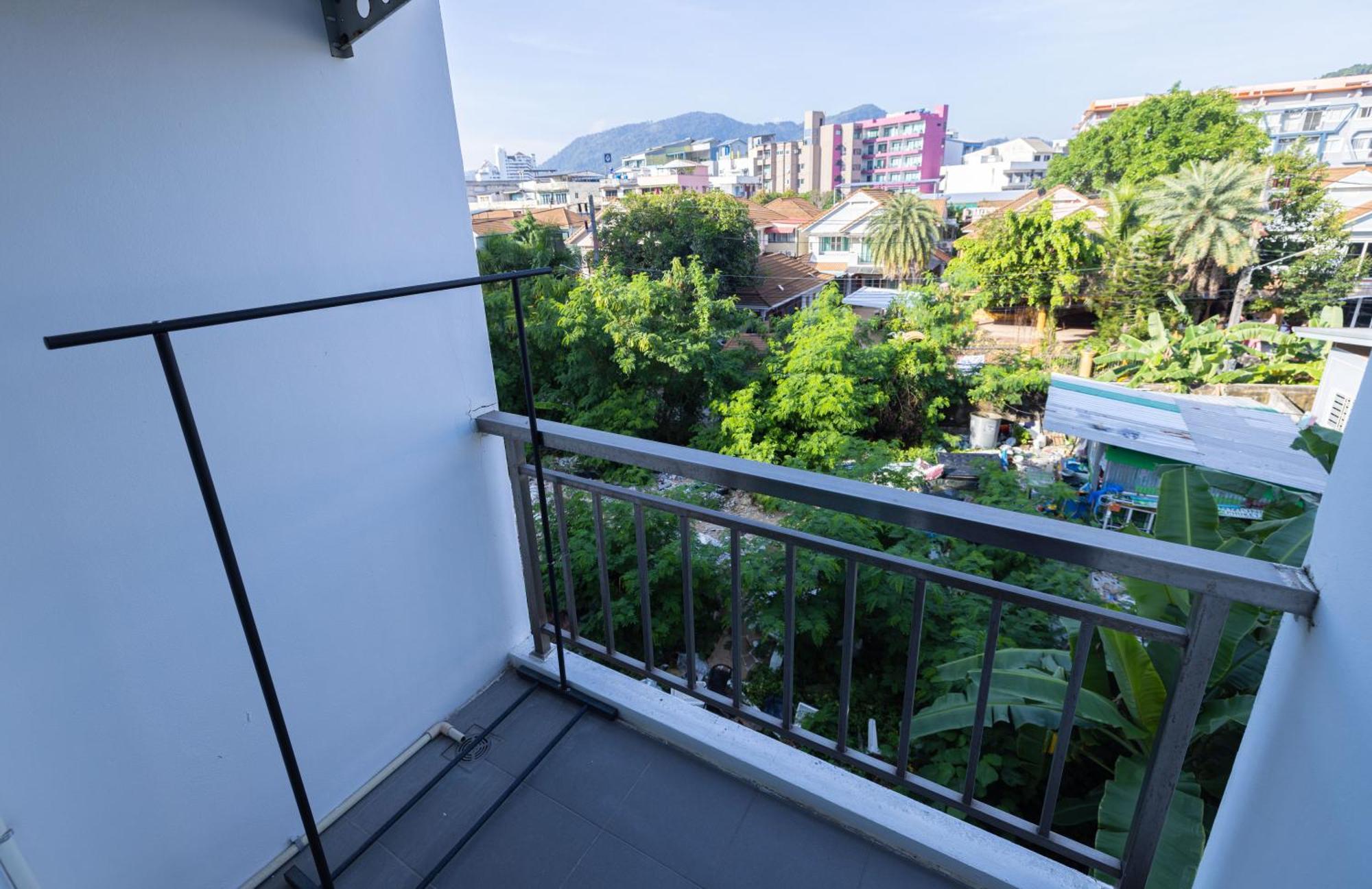 Happy 99 Guest House Patong Eksteriør bilde