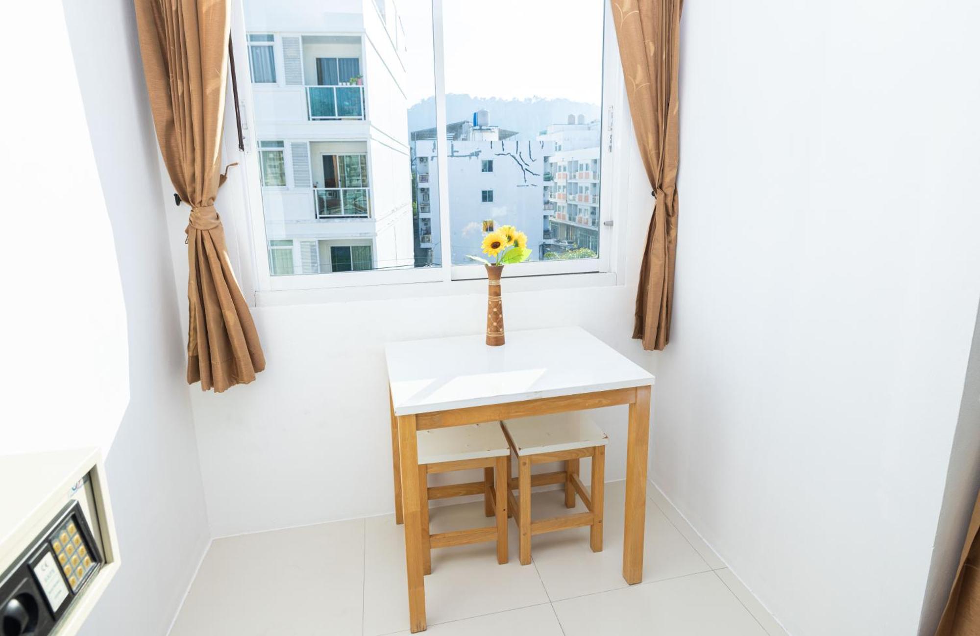 Happy 99 Guest House Patong Eksteriør bilde