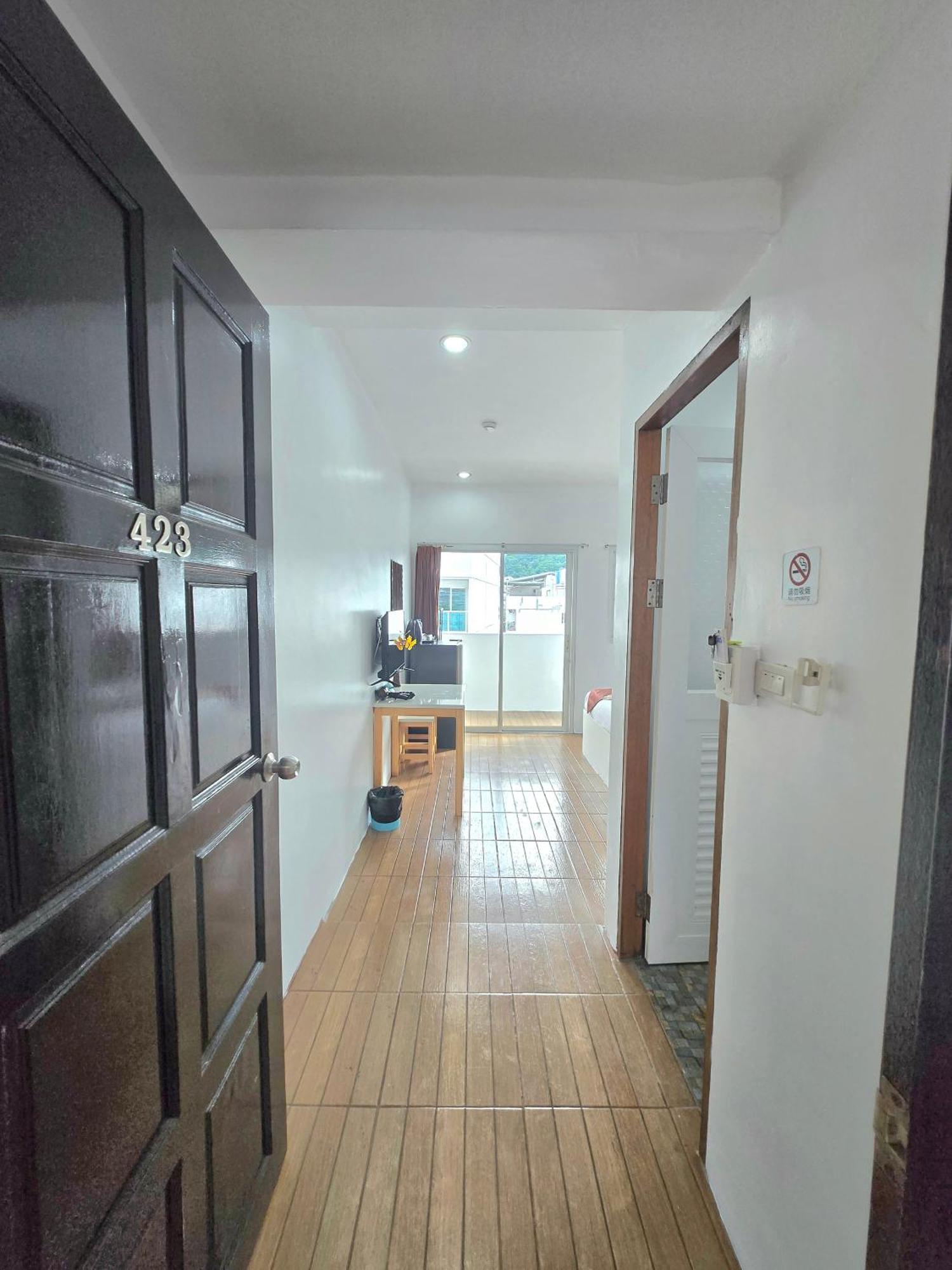 Happy 99 Guest House Patong Eksteriør bilde