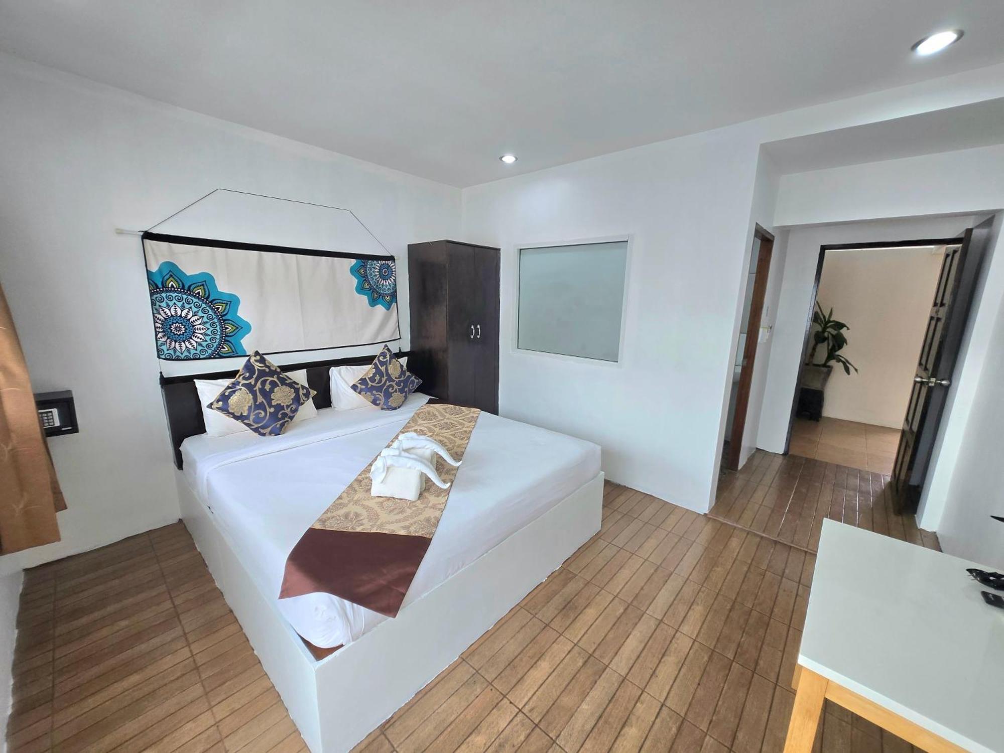 Happy 99 Guest House Patong Eksteriør bilde
