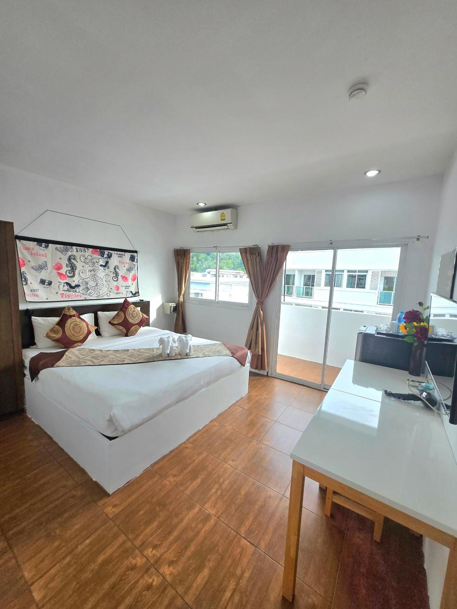 Happy 99 Guest House Patong Eksteriør bilde