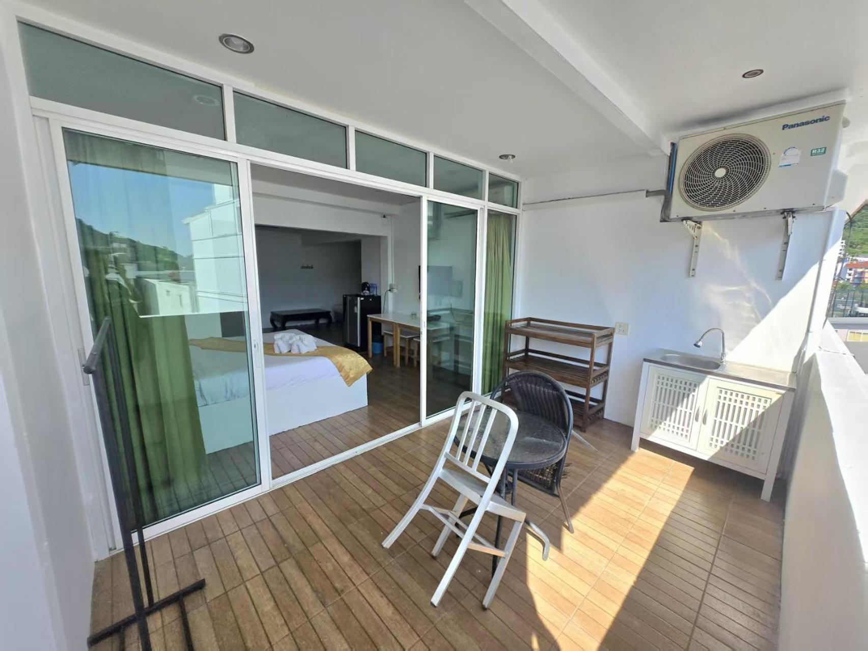 Happy 99 Guest House Patong Eksteriør bilde