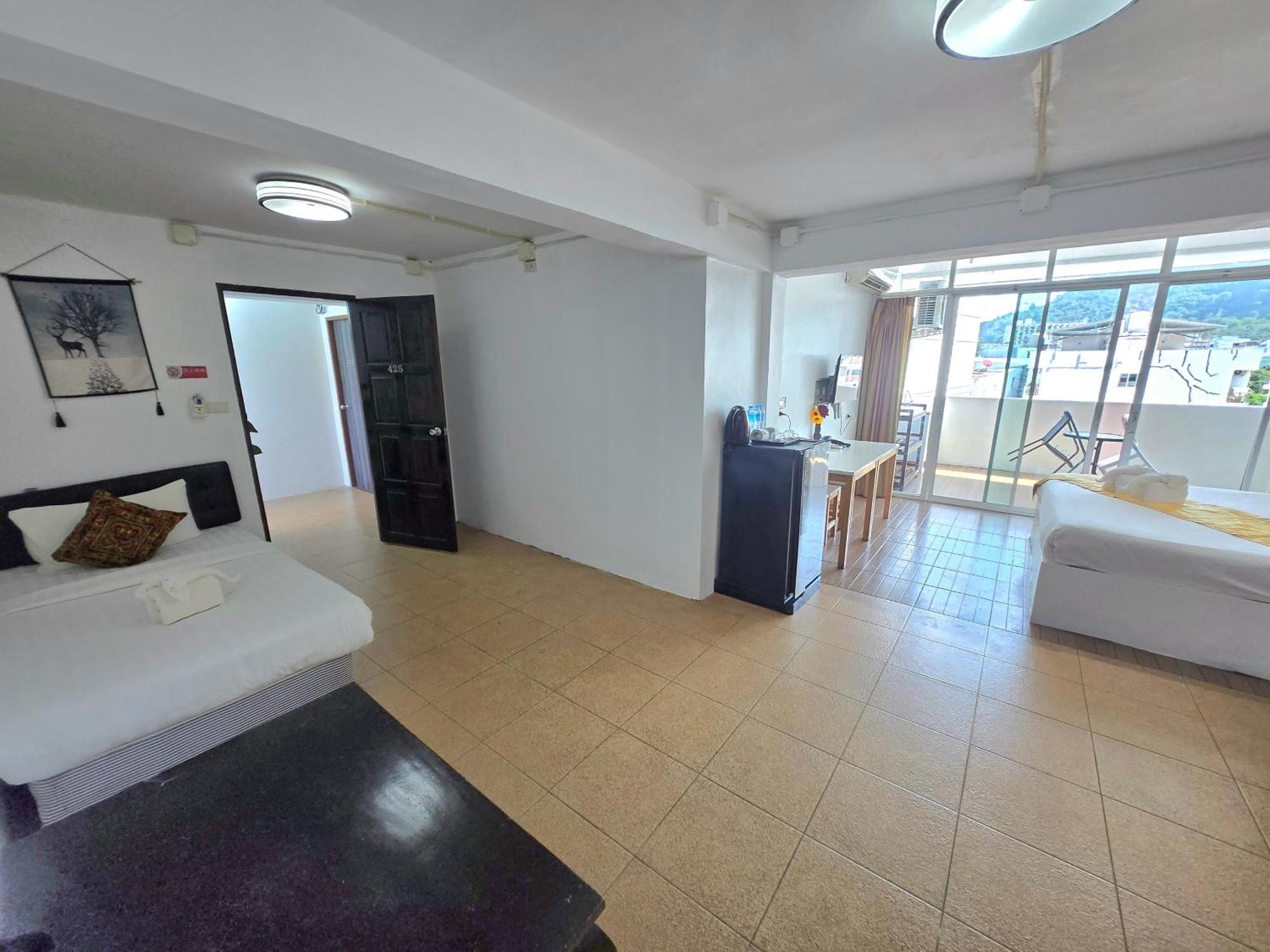 Happy 99 Guest House Patong Eksteriør bilde