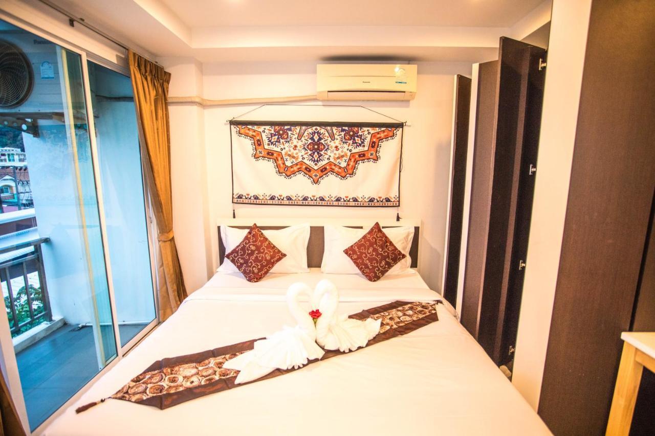 Happy 99 Guest House Patong Eksteriør bilde